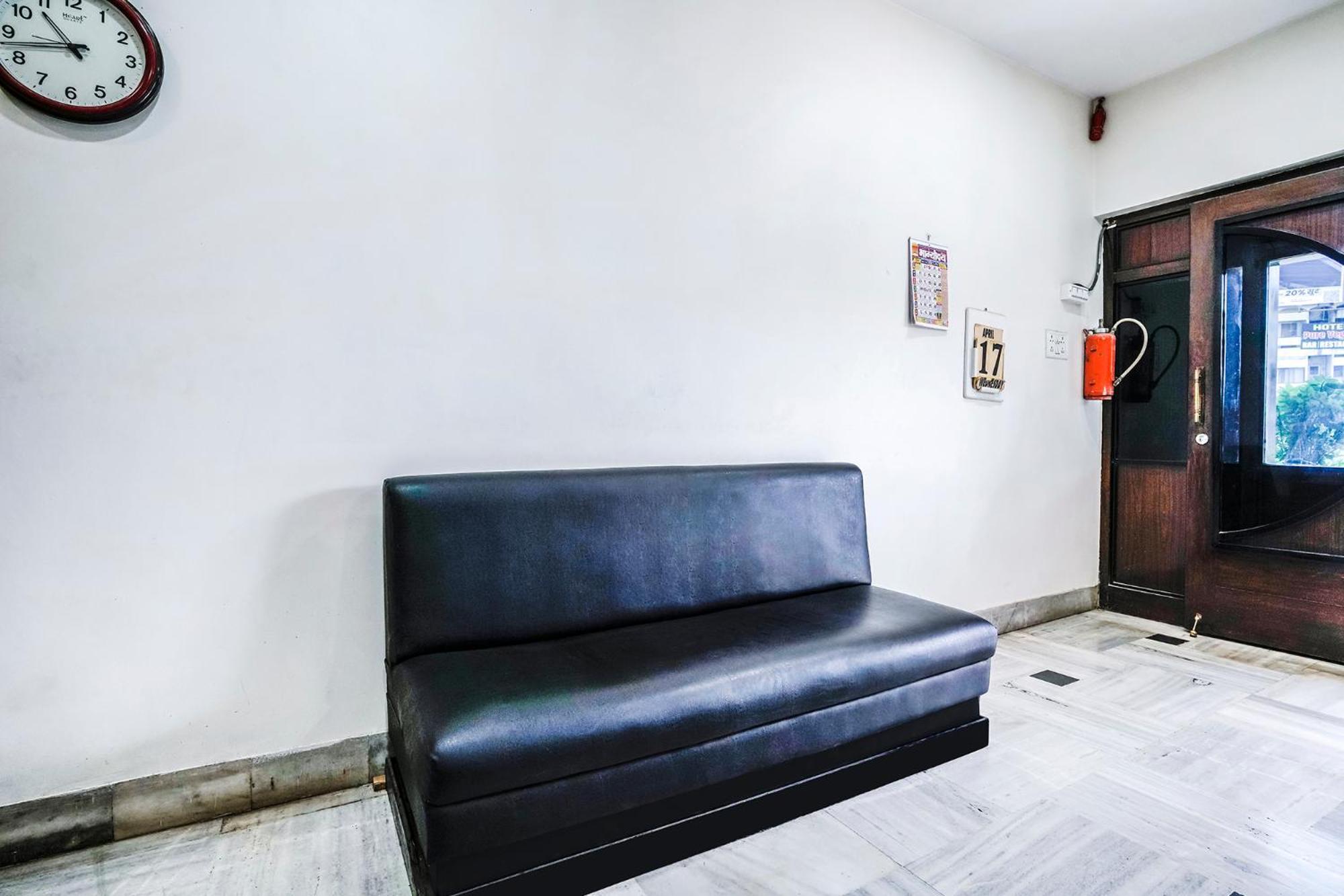 Hotel Fabexpress Raj Tourist Nášik Exteriér fotografie